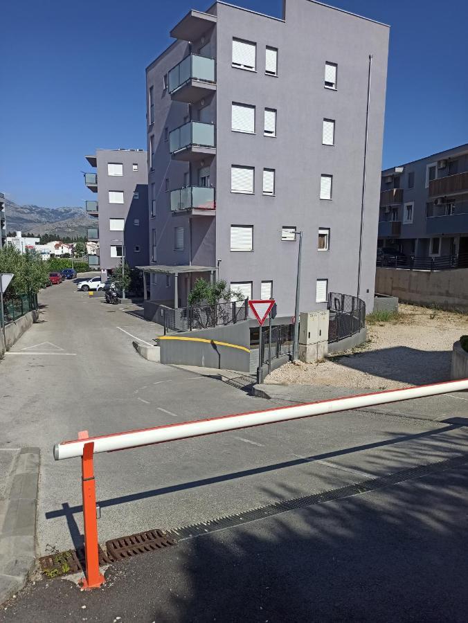 Cosy Terrano -free Private Parking Apartament *