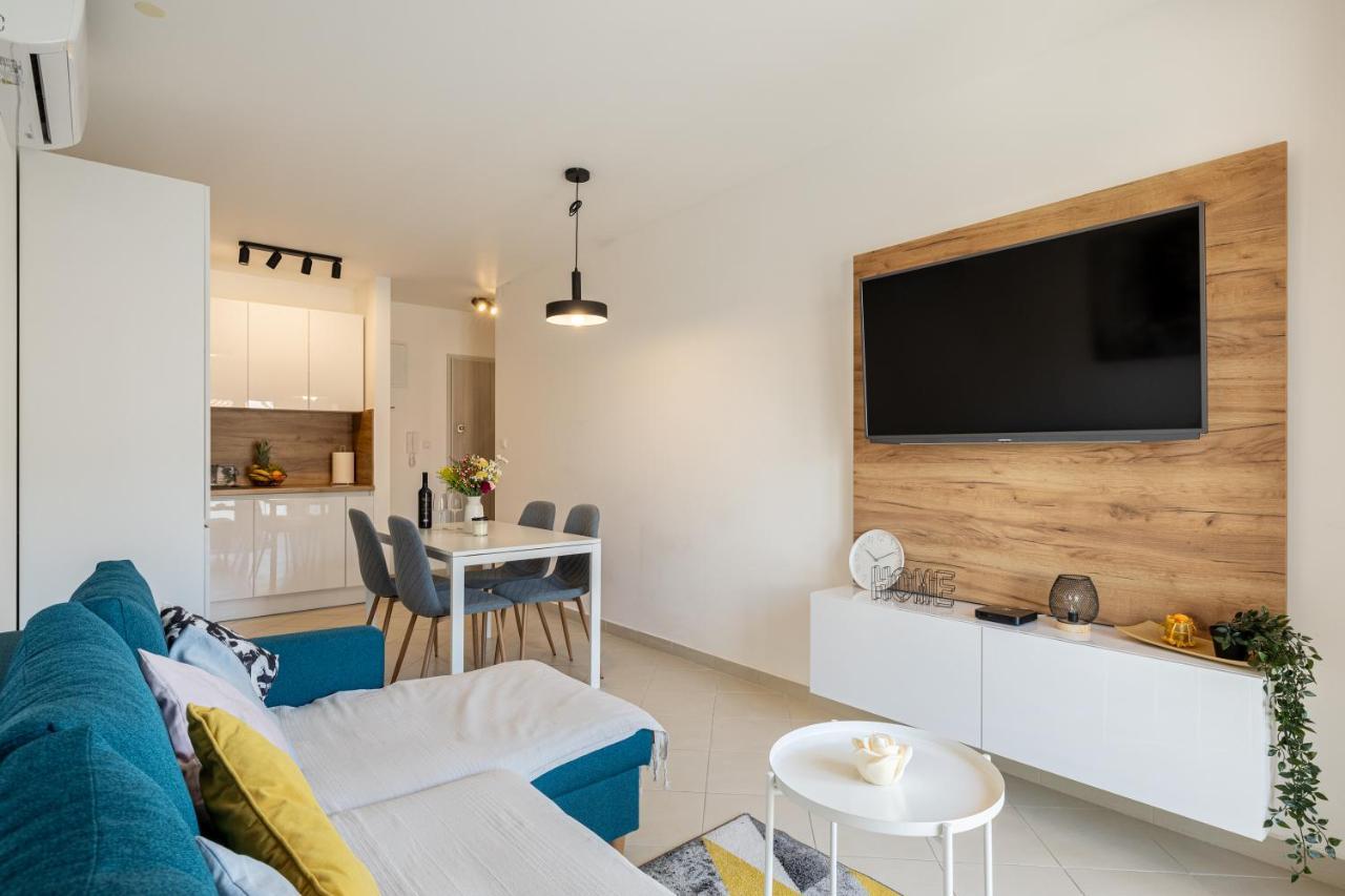 Cosy Terrano -free Private Parking Apartament *